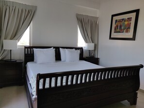 3 bedrooms, Internet