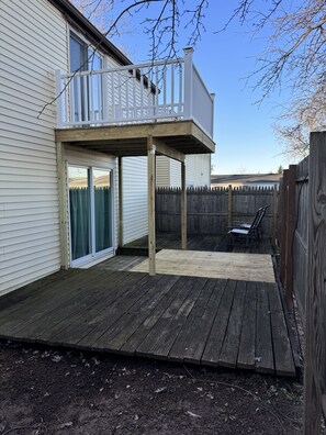 Terrace/patio - Lovely Family sized 3 bedroom Colonial home, close to restaurant. (Middletown)