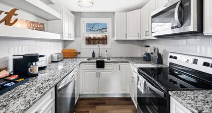 Lovely Family sized 3 bedroom Colonial home, close to restaurant.