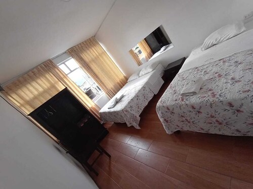 Hostal San Antonio, free internet, cochera 