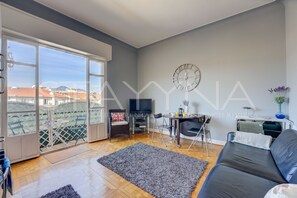 TV - Lafayette 1 bedroom apartment VRBO (Nice)