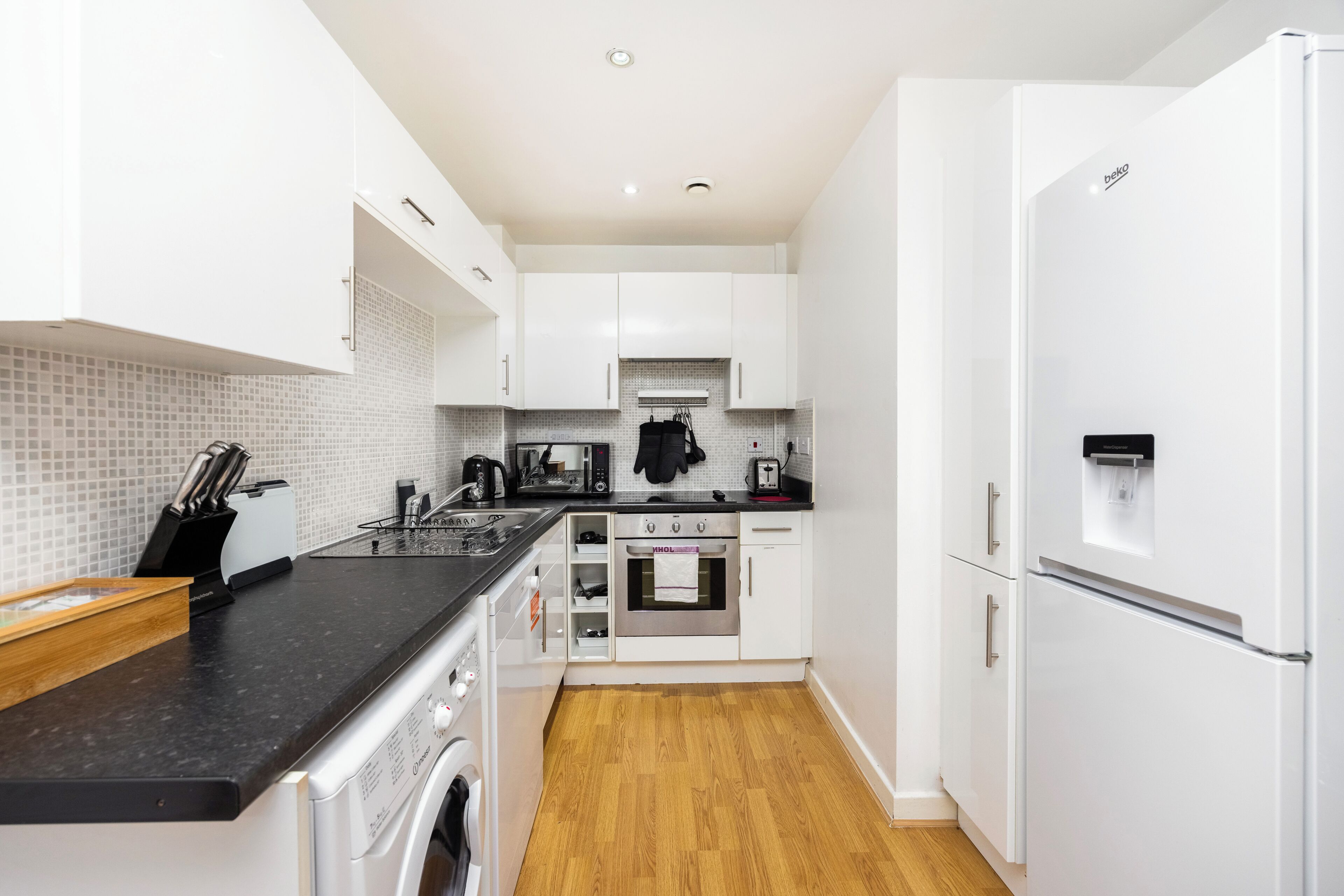 Dishwasher, cookware/dishes/utensils