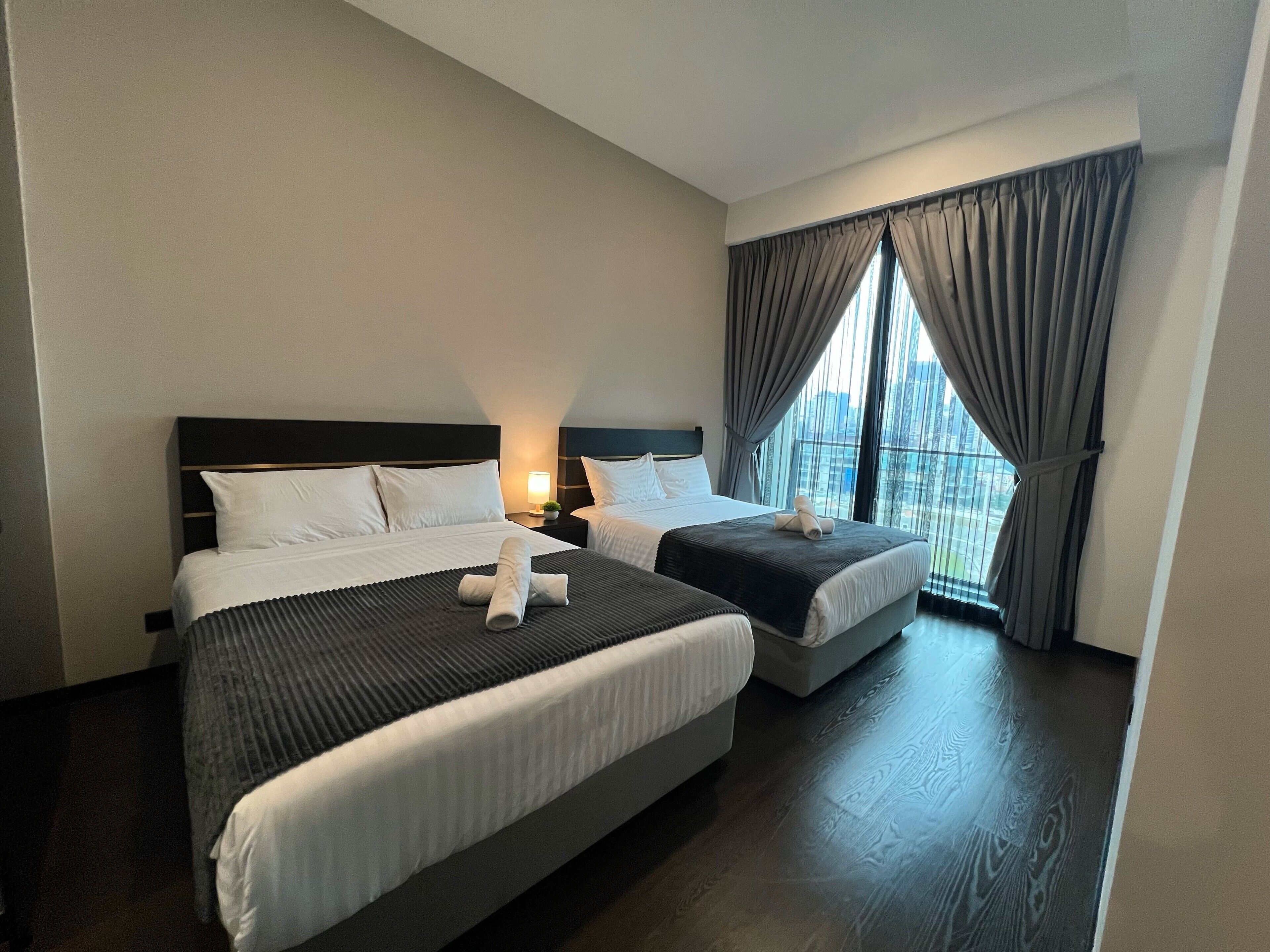 Deluxe Apartment | Blackout drapes, iron/ironing board, free WiFi, bed sheets