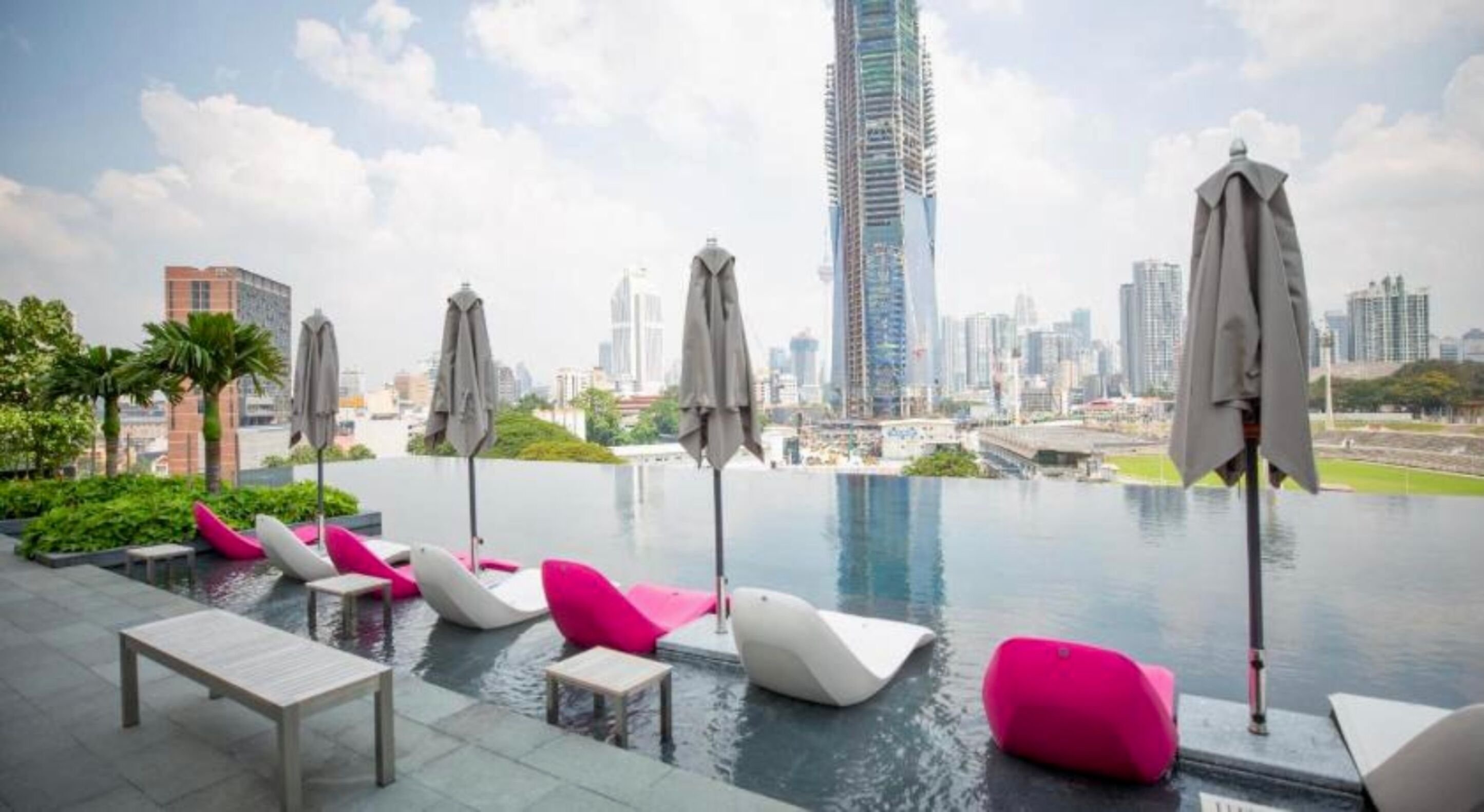 2 kolam renang outdoor