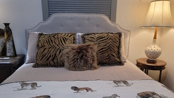 2 bedrooms, desk, free WiFi, bed sheets
