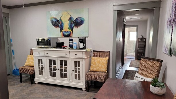 Interior - Downtown Cozy Getaway (Fort Smith)