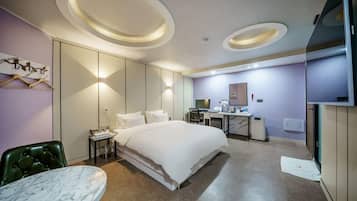 Decoración personalizada, muebles diferentes y wifi gratis