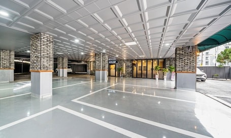 Estacionamiento gratis, valet parking gratis