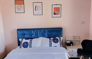 Comfort-Doppelzimmer | Schreibtisch, laptopgeeigneter Arbeitsplatz, Verdunkelungsvorhänge