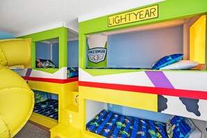 9 chambres, fer et planche à repasser, lit de bébé portatif, Wi-Fi