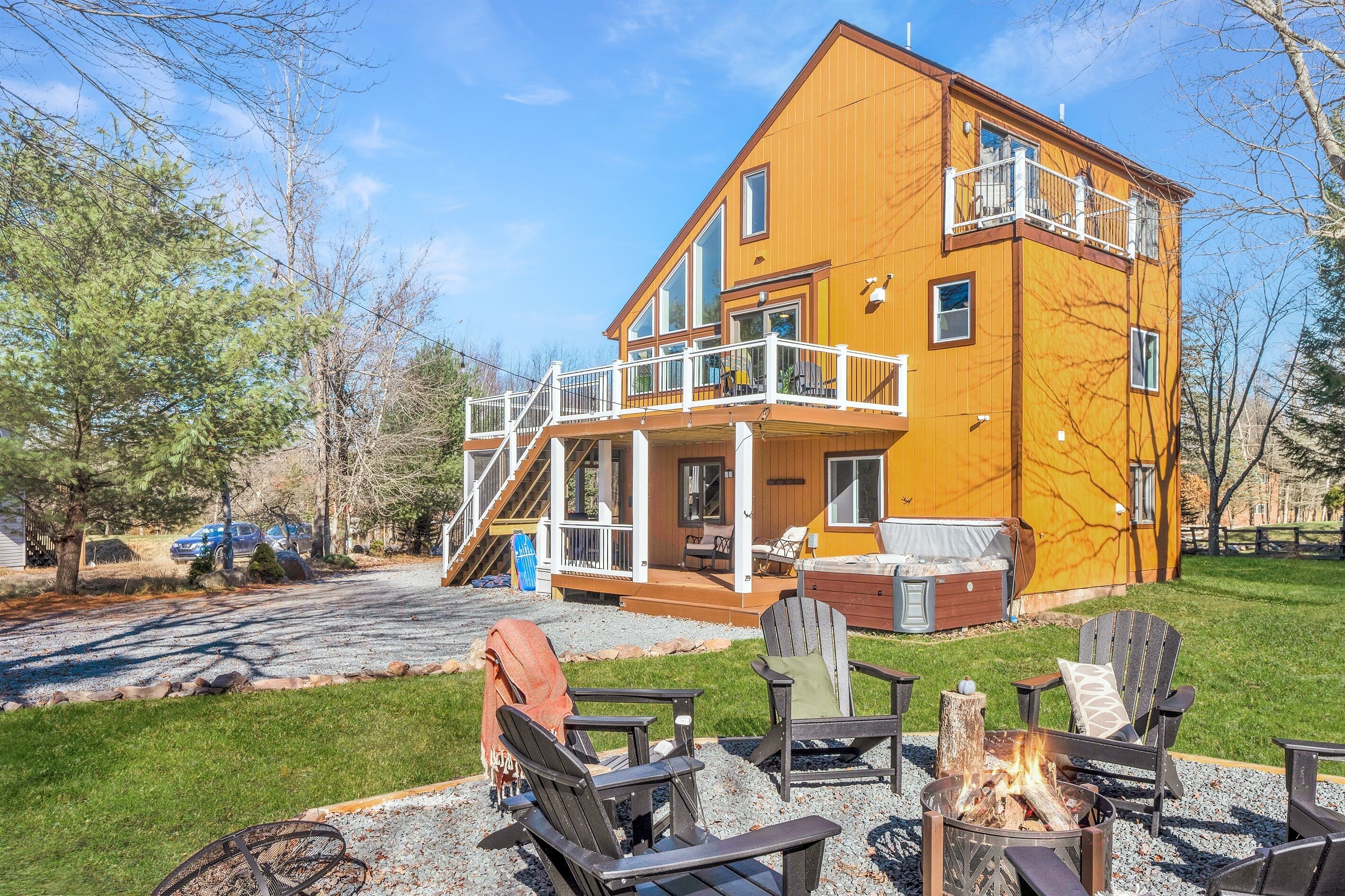 Kayaks - Lake Access - Pool Table - Hot Tub