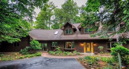 Private, Wooded Lot - Sleeps 10 - Asher Manor