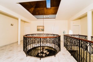 Interior - VILLA in Coral Spring, between Falmouth and Duncans on the north coast.
(Falmouth)