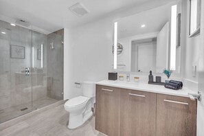 Apartament júnior | Bany | Tovalloles 