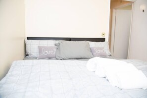 2 chambres, fer et planche Ă repasser, Wi-Fi, draps fournis