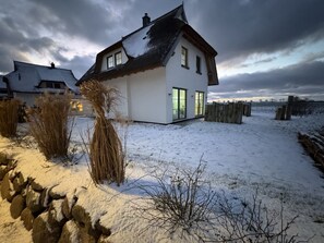 Unclassified image, 5 of 47, button