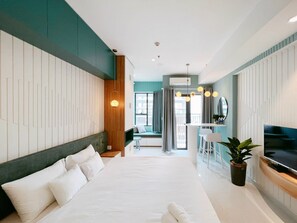 Standard Studio | Individually decorated, individually furnished, desk, laptop workspace - EEM Apartments Central (Ho Chi Minh City)