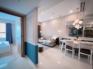 Apartamento superior | Zona de estar | Televisión de 42 pulgadas con canales digitales