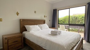 Unclassified image, 5 of 9, button - Young B&B (Rotorua)