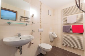 Dusch, hårtork och handdukar