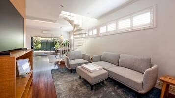 Basic House, Multiple Beds | Interior