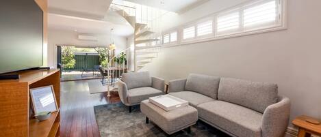 Maison, plusieurs lits | Intérieur