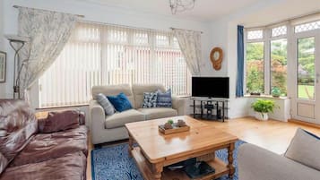 House, Multiple Beds | Interior