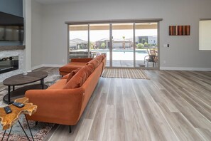 Smart-TV, Kamin, Computerbildschirme
