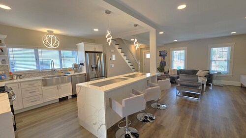 Modern Smart Home with EV charger Near Boston & Harvard, 0.7 miles to MBTA