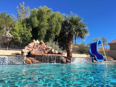Beautiful house with pool and hot tub!