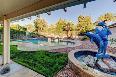 Beautiful house with pool and hot tub!