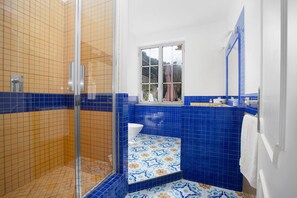 Dusche, Haartrockner, Bidet