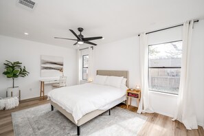 2 bedrooms, internet, bed sheets