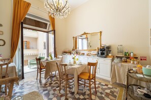 Desayuno buffet incluido todos los días