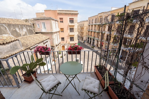 Family Twin Room | Hypo-allergenic bedding, down duvets, memory-foam beds, minibar