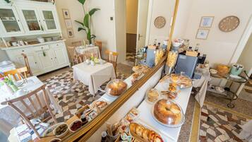 Desayuno buffet incluido todos los días