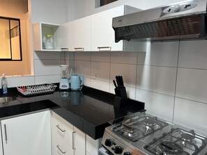 Microonde, forno, macchina per tè/caffè, bollitore elettrico