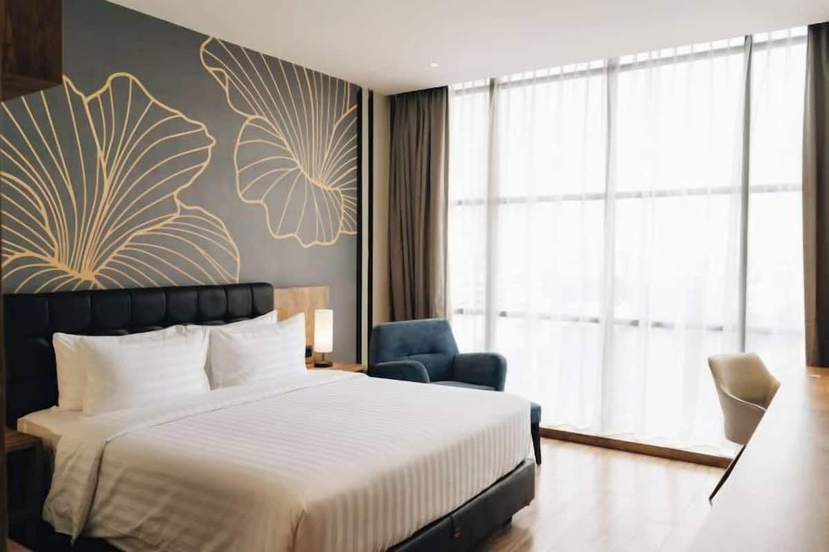 In-room safe, desk, laptop workspace, blackout drapes