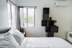 1 habitación, escritorio, tabla de planchar con plancha y wifi gratis 
