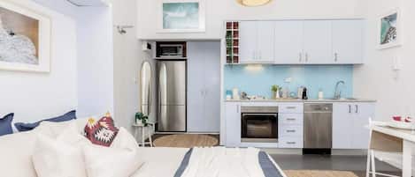 1 chambre, fer et planche à repasser, Wi-Fi, draps fournis