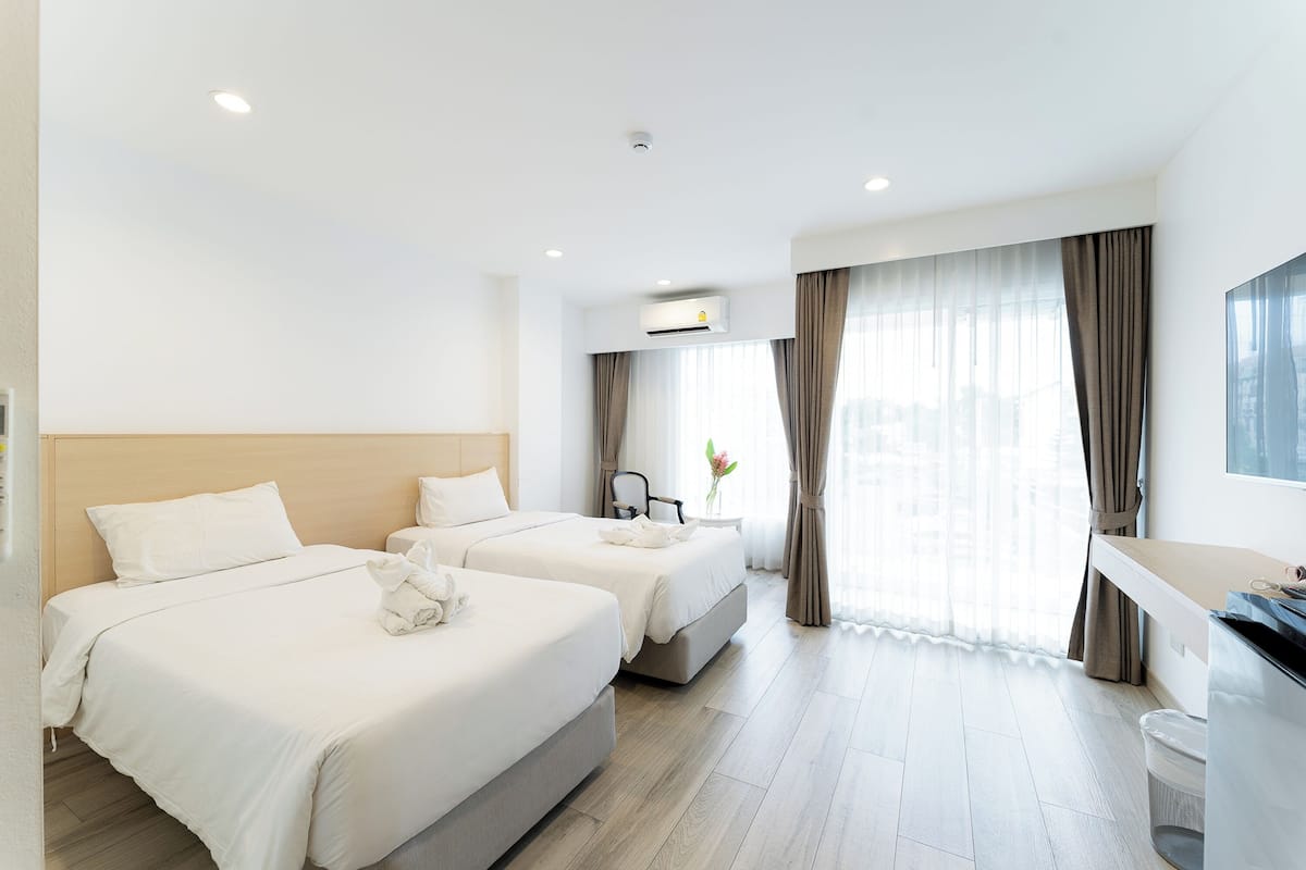 Superior Twin Room | Desk, free WiFi, bed sheets