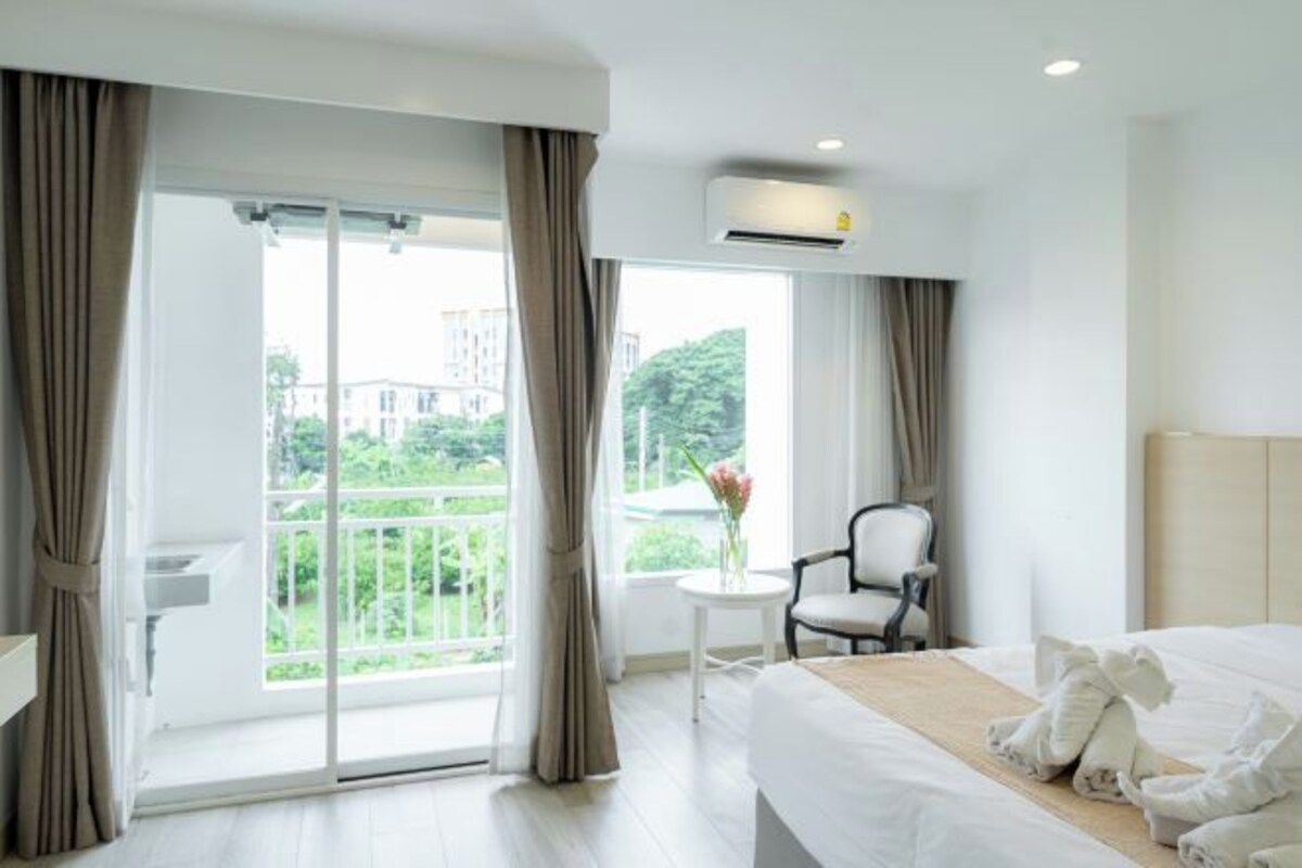 โต๊ะทำงาน, Wi-Fi ฟรี, ผ้าปูที ่นอน