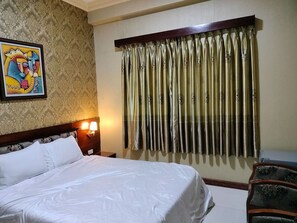 Standard-Doppelzimmer | Schreibtisch, kostenloses WLAN, Bettwäsche