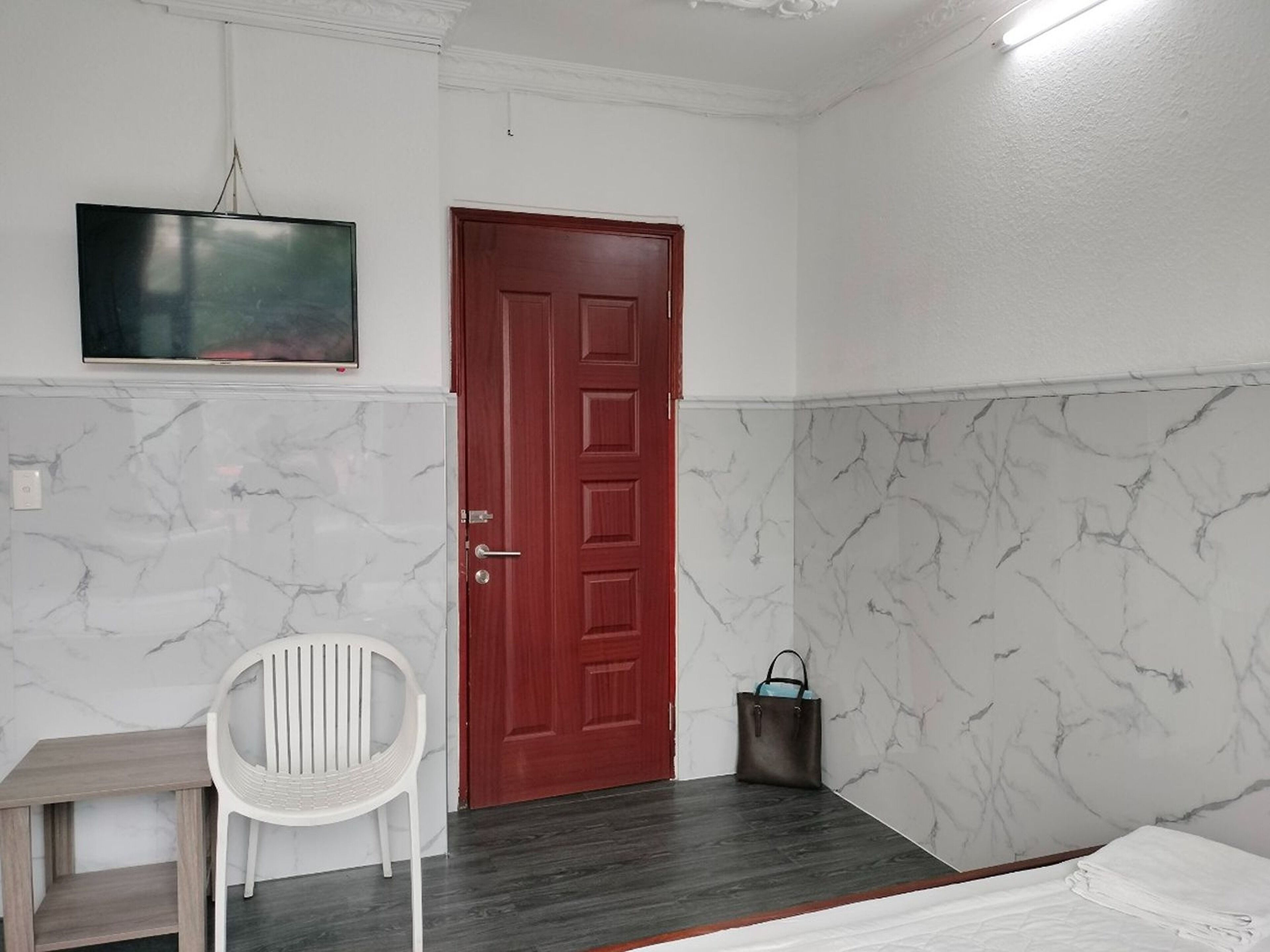 مكتب وواي فاي مجانًا وملاءات أسرّة