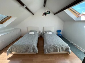 3 bedrooms, WiFi, bed sheets
