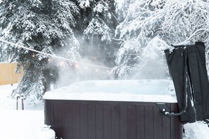 مغطس سبا خارجي