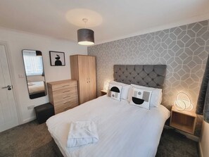 2 bedrooms, desk, free WiFi