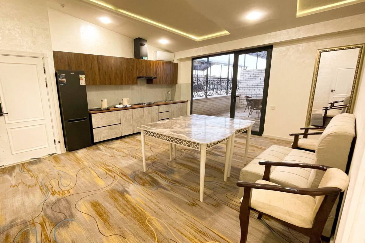 Family Apartment, 3 Bedrooms, Accessible | Private kitchen | Electric kettle
