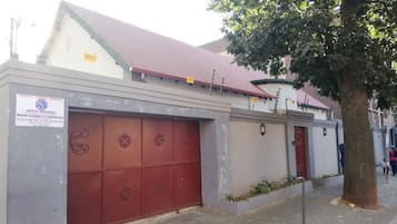 Fachada da propriedade