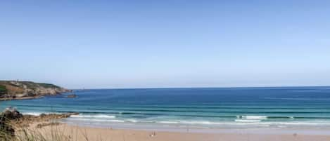 Una spiaggia nelle vicinanze